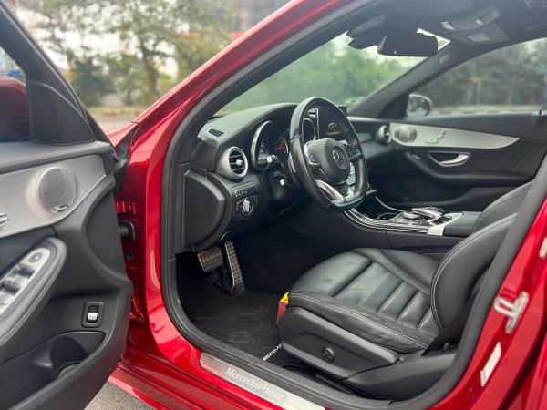 MERCEDES-BENZ C300 SẢN XUẤT 2017