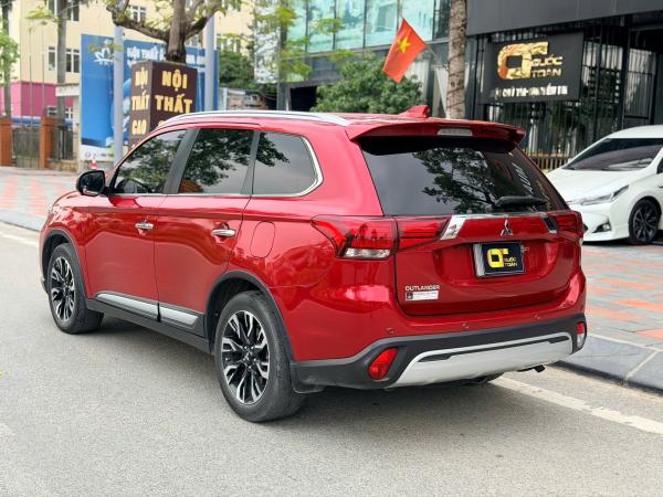 MITSUBISHI OUTLANDER 2.0 PRE – 2021 | ĐỎ NỔI BẬT