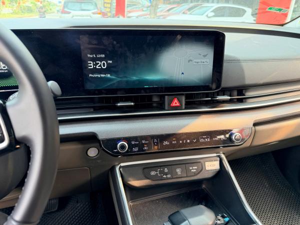KIA CARNIVAL 2.2D LUXURY – 2025 | TRẮNG ĐẲNG CẤP