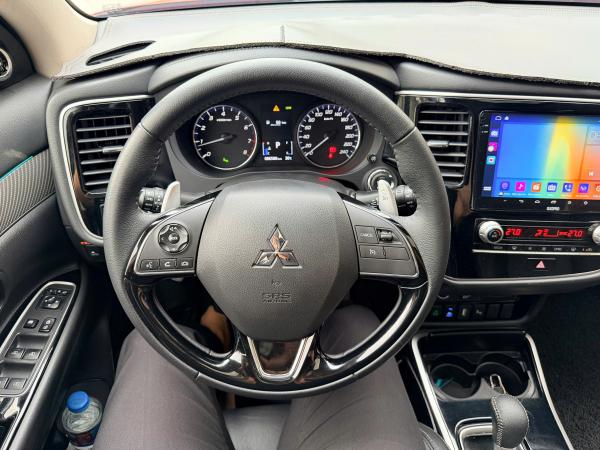 MITSUBISHI OUTLANDER 2.0 PRE – 2021 | ĐỎ NỔI BẬT
