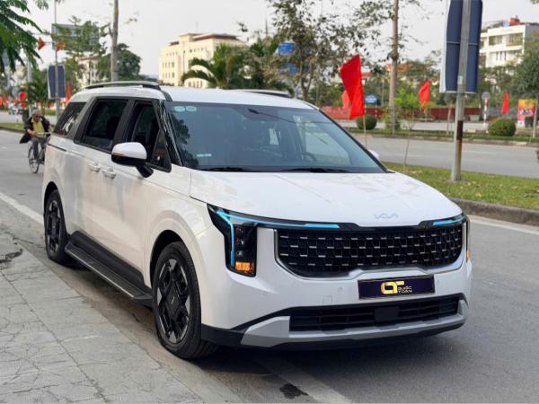 KIA CARNIVAL 2.2D LUXURY – 2025 | TRẮNG ĐẲNG CẤP