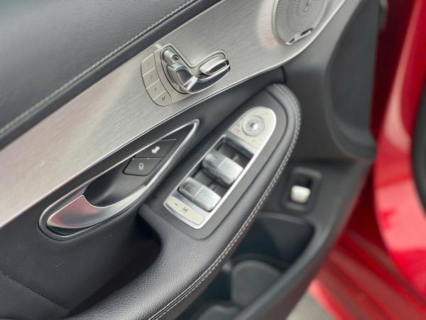 MERCEDES-BENZ C300 SẢN XUẤT 2017