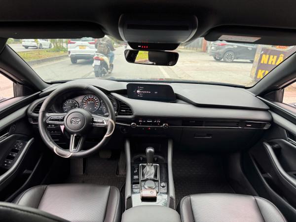 MAZDA 3 1,5 LUX SPORT – 2022 | ĐEN THỂ THAO 