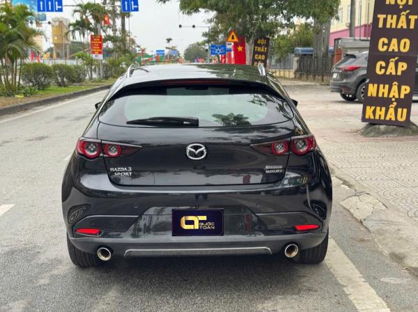 MAZDA 3 1,5 LUX SPORT – 2022 | ĐEN THỂ THAO 
