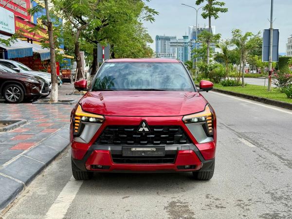 MITSUBISHI XFORCE 1.5 PREMIUM – 2025 | ĐỎ NỔI BẬT