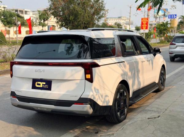 KIA CARNIVAL 2.2D LUXURY – 2025 | TRẮNG ĐẲNG CẤP