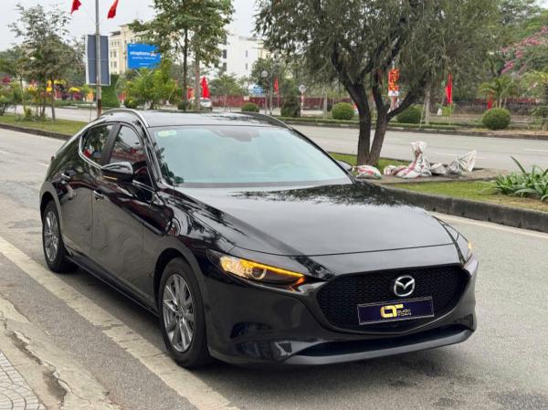 MAZDA 3 1,5 LUX SPORT – 2022 | ĐEN THỂ THAO 