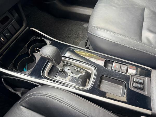 MITSUBISHI OUTLANDER 2.0 PRE – 2021 | ĐỎ NỔI BẬT