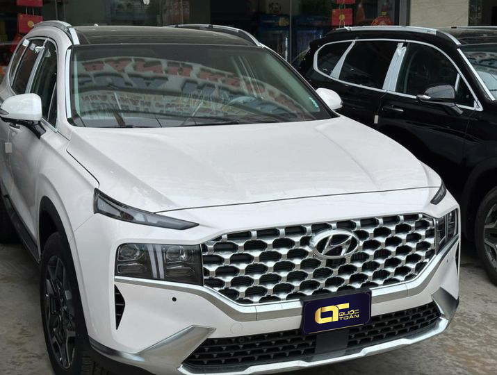 Giá Hyundai Santa Fe bản máy dầu “hàng lướt” tăng mạnh trên thị trường xe cũ