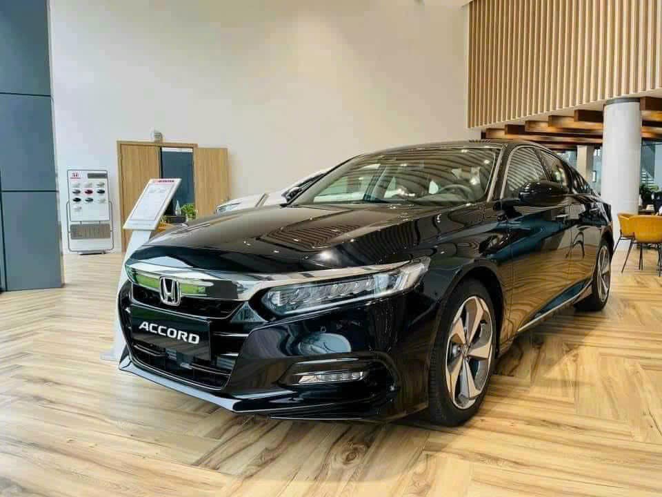 Honda Accord giảm giá 250 triệu tới tận Tết Nguyên đán, quyết thoát khỏi nhóm xe bán chậm